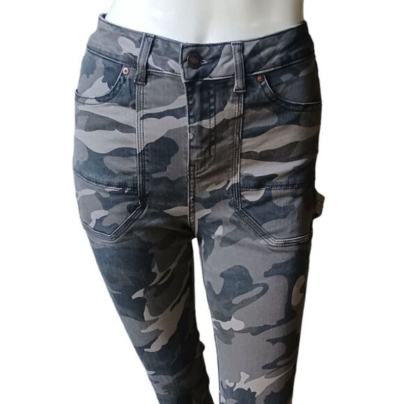 692723....Sky and Sparrow Camo Skinny Jeans Size 1, W23" 25"Inseam Cuffed 9"Rise - Picture 1 of 6